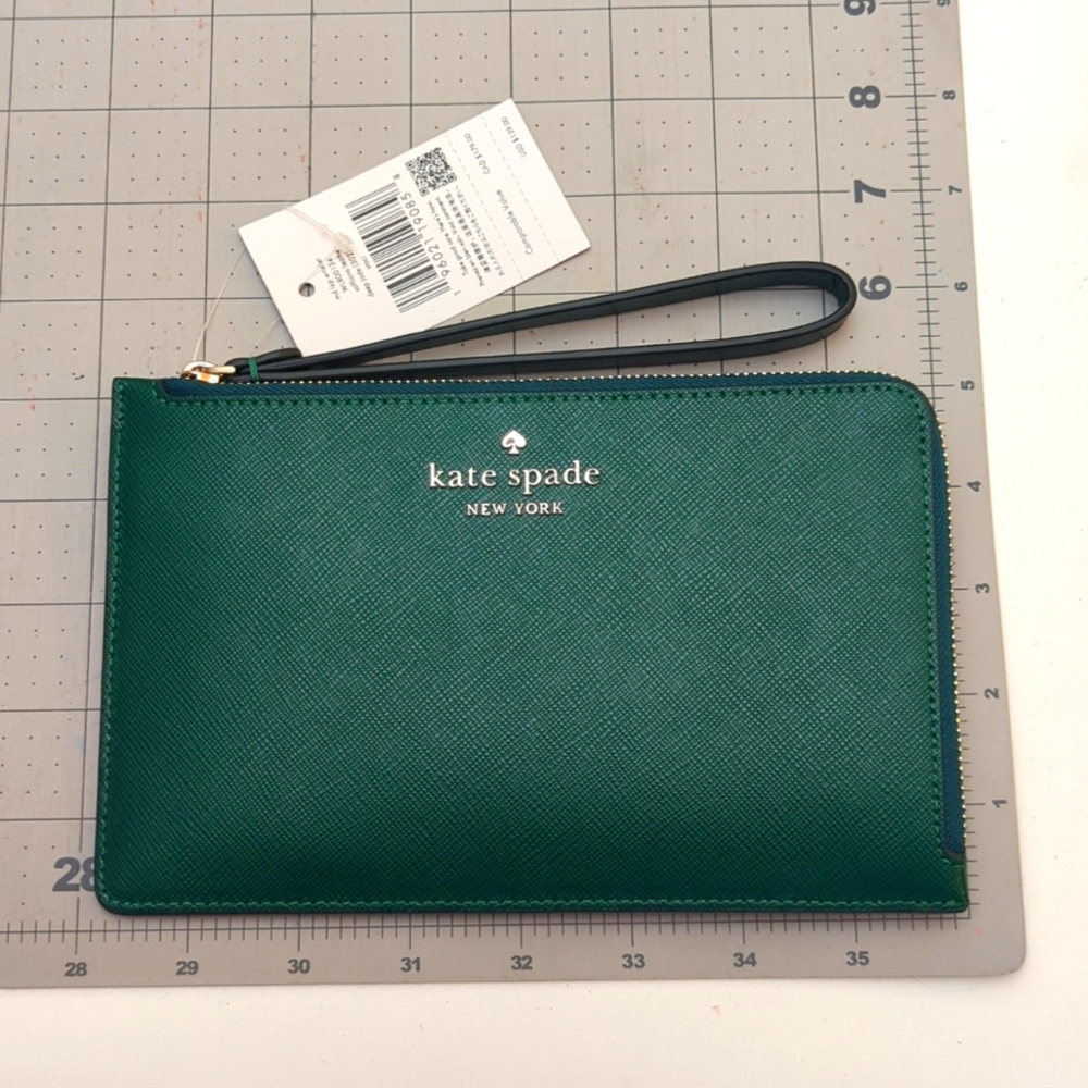 Kate Spade medium Staci Wristlet
